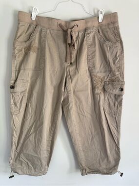 Terra & Sky Neutral Beige Cargo Capris